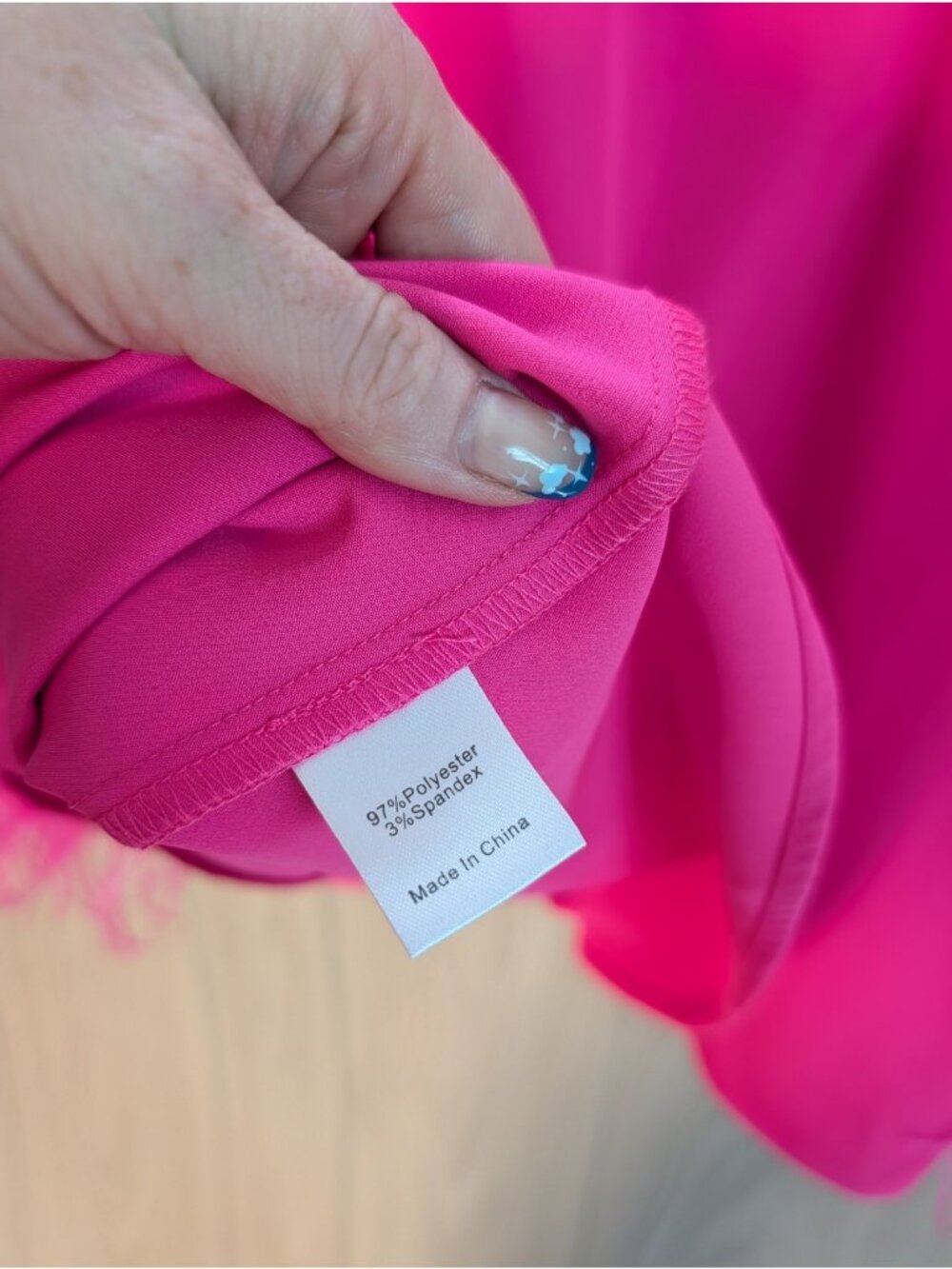 Tuckernuck Bright Pink Feather Miranda Top Size XXL Short Sleeve V Neck - Picture 6 of 8